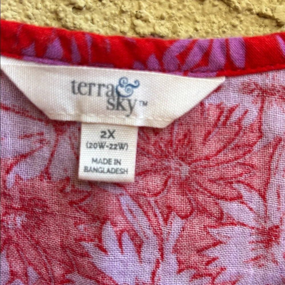 Terra & Sky Red Floral Tie-Neck Short Sleeve Tunic - Picture 2 of 5